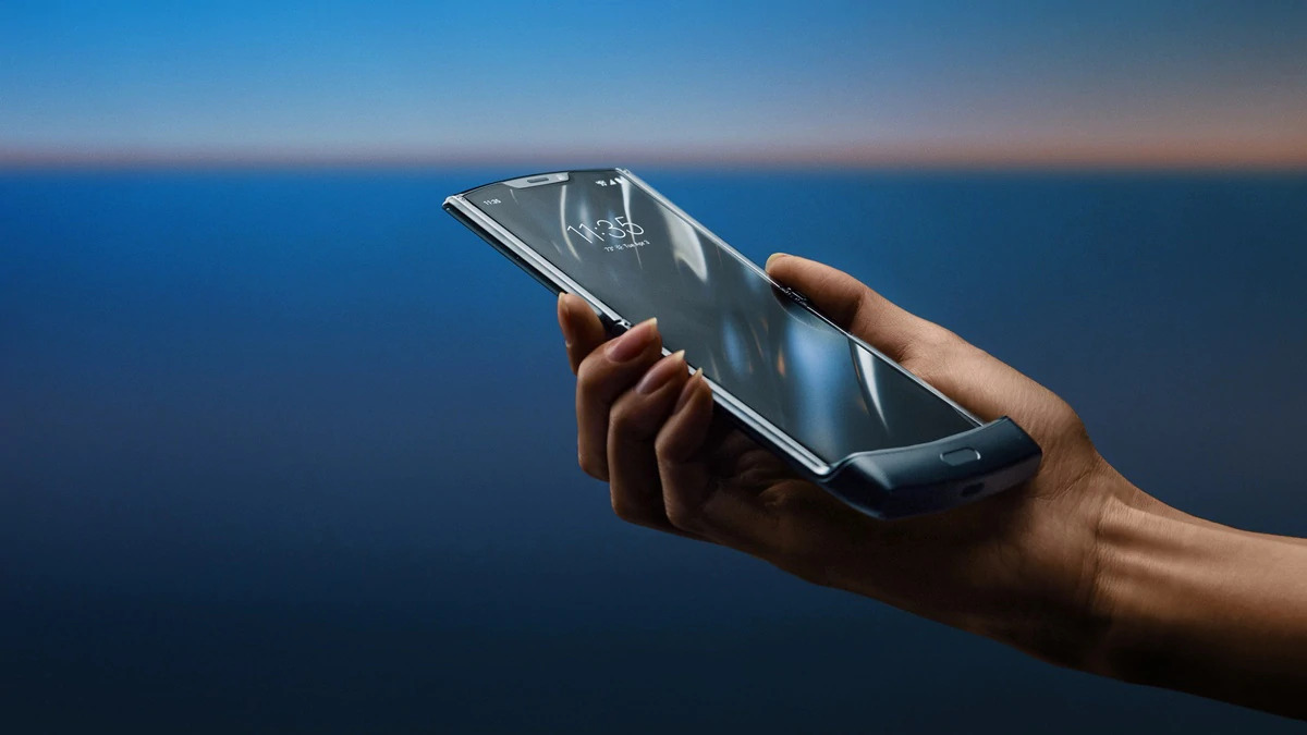 Redefining the Cover Screen Experience
